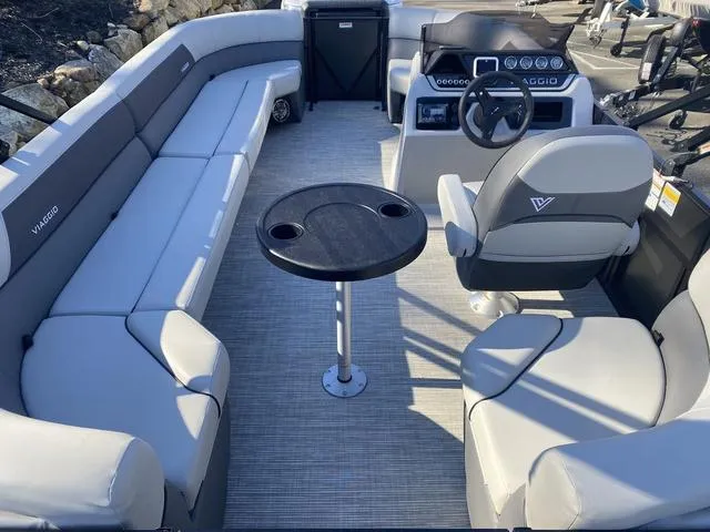 Slide: The Image of Viaggio Lago V-16U Bi- Toon 2024 - 7