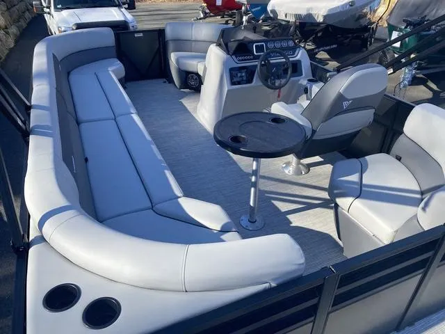 Slide: The Image of Viaggio Lago V-16U Bi- Toon 2024 - 8