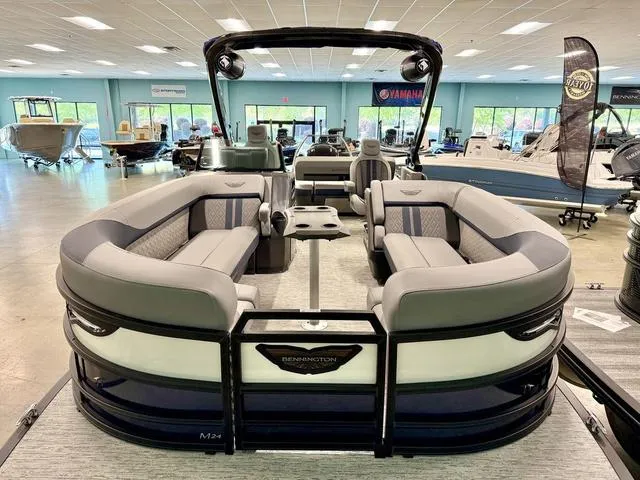 Slide: The Image of Bennington M Swingback 24 MSB 2025 - 2