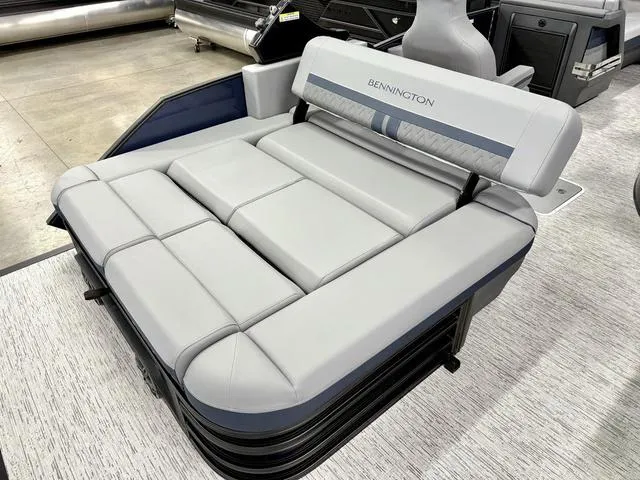 Slide: The Image of Bennington M Swingback 24 MSB 2025 - 5