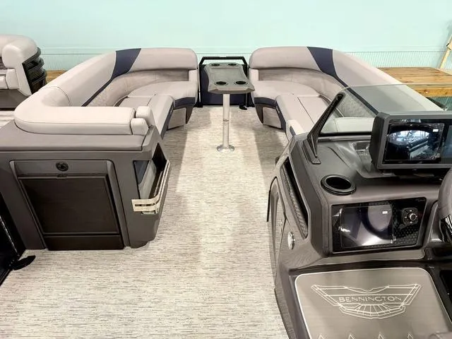 Slide: The Image of Bennington M Swingback 24 MSB 2025 - 7