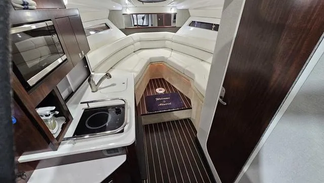 Slide: The Image of Monterey 295 Sport Yacht 2020 - 30