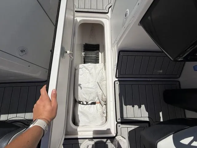 Slide: The Image of Yamaha 195S 2023 - 18