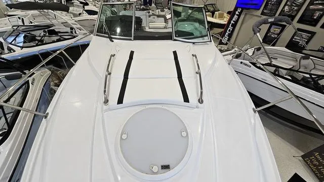 Slide: The Image of Monterey 295 Sport Yacht 2020 - 22