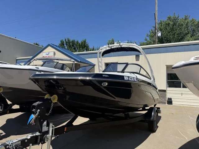 Slide: The Image of Yamaha 195S 2023 - 1