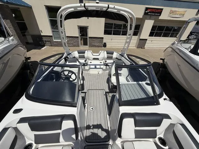 Slide: The Image of Yamaha 195S 2023 - 5