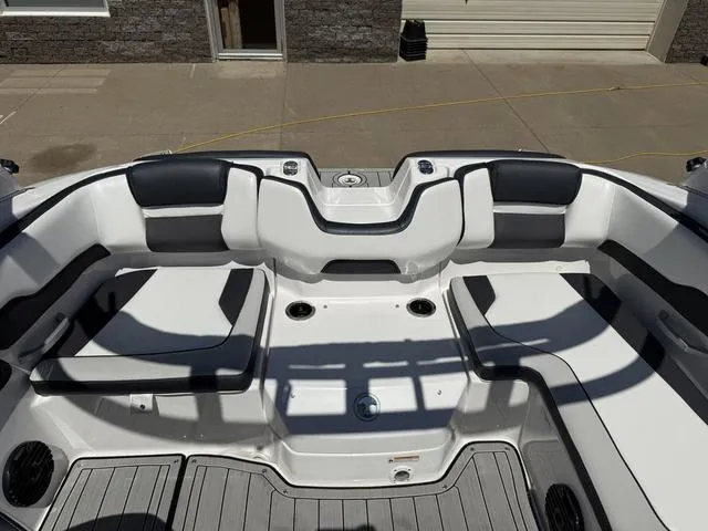 Slide: The Image of Yamaha 195S 2023 - 7