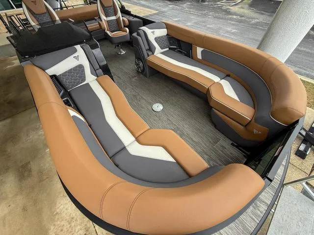 Slide: The Image of Viaggio D24S CC 2025 - 10