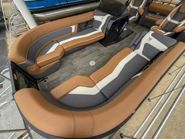 Slide: The Image of Viaggio D24S CC 2025 - 11