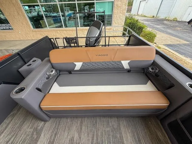 Slide: The Image of Viaggio D24S CC 2025 - 15
