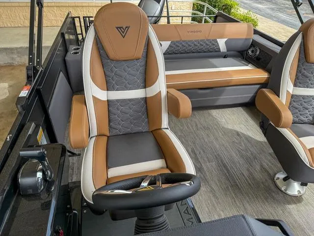 Slide: The Image of Viaggio D24S CC 2025 - 23