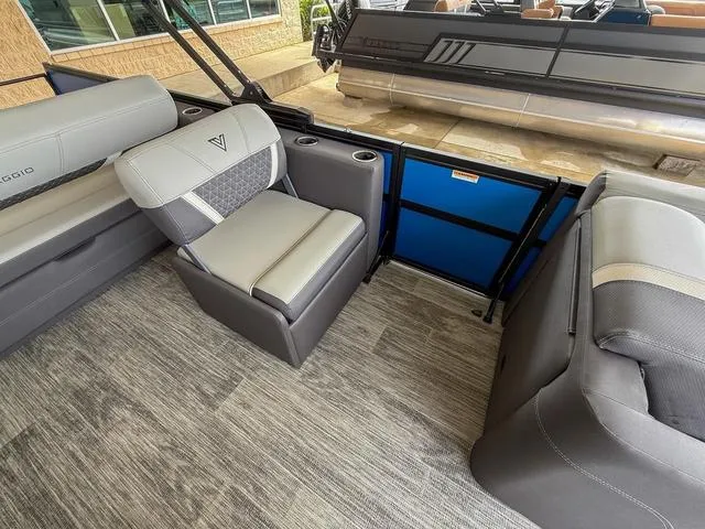 Slide: The Image of Viaggio ZSS2 Z 2025 - 10