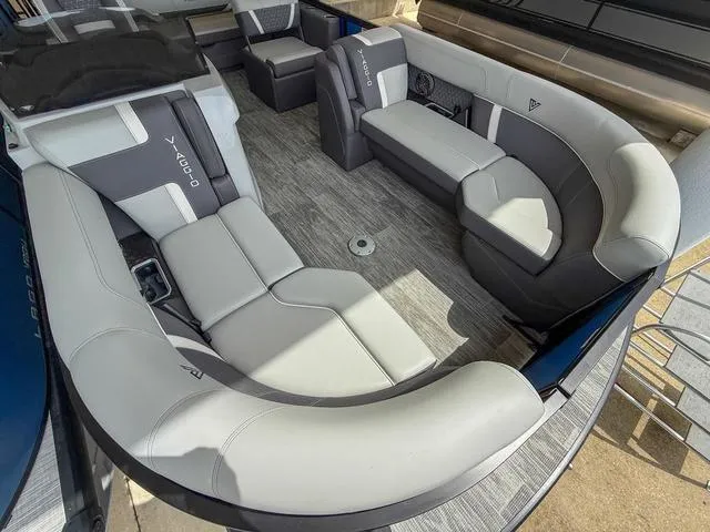 Slide: The Image of Viaggio ZSS2 Z 2025 - 6