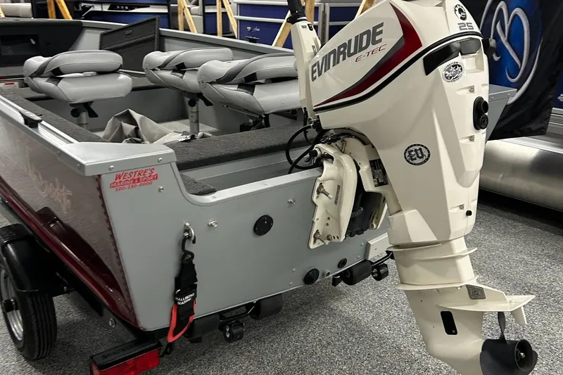 Slide: The Image of Alumacraft Escape 145 2016 - 6