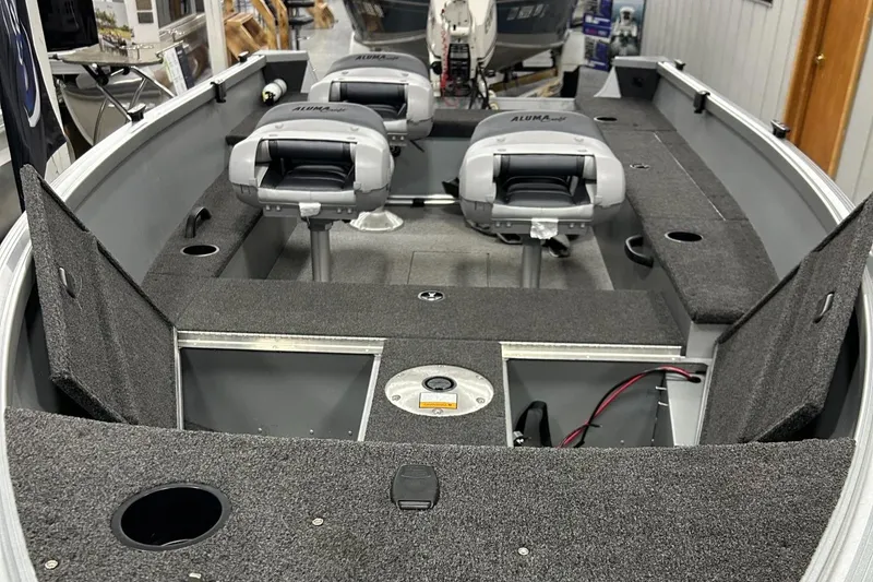 Slide: The Image of Alumacraft Escape 145 2016 - 7