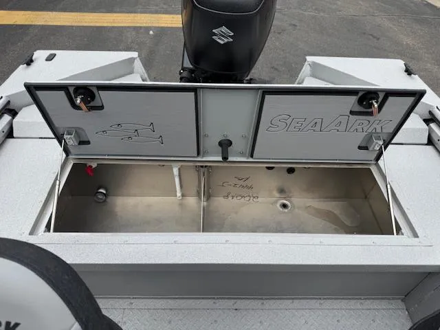 Slide: The Image of SeaArk 240 Procat / SUZUKI DF250 2025 - 17