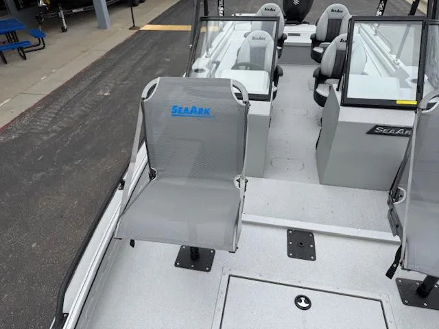 Slide: The Image of SeaArk 240 Procat / SUZUKI DF250 2025 - 27