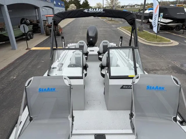 Slide: The Image of SeaArk 240 Procat / SUZUKI DF250 2025 - 28