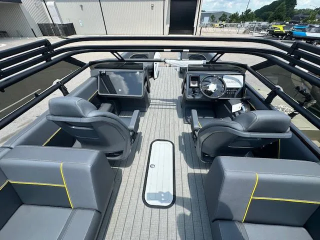 Slide: The Image of Manitou EXPLORE 24 NAVIGATOR W/250HP 2025 - 4