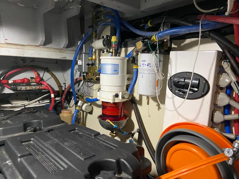 Slide: The Image of Meridian 490 Pilothouse 2008 - 55