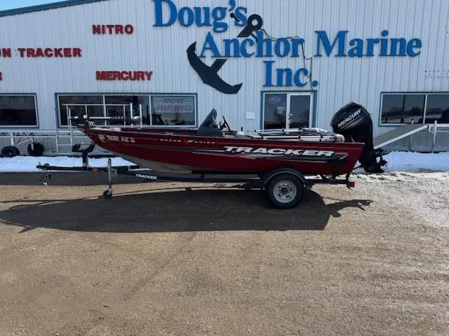 Slide: The Image of 2019 Tracker Super Guide V-16 SC boat at Doug's Anchor Marine. - 24