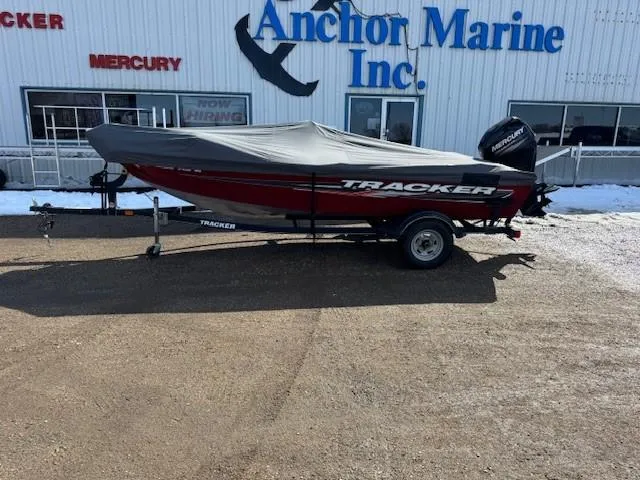 Slide: The Image of 2019 Tracker Super Guide V-16 SC boat with cover at Anchor Marine Inc. - 26