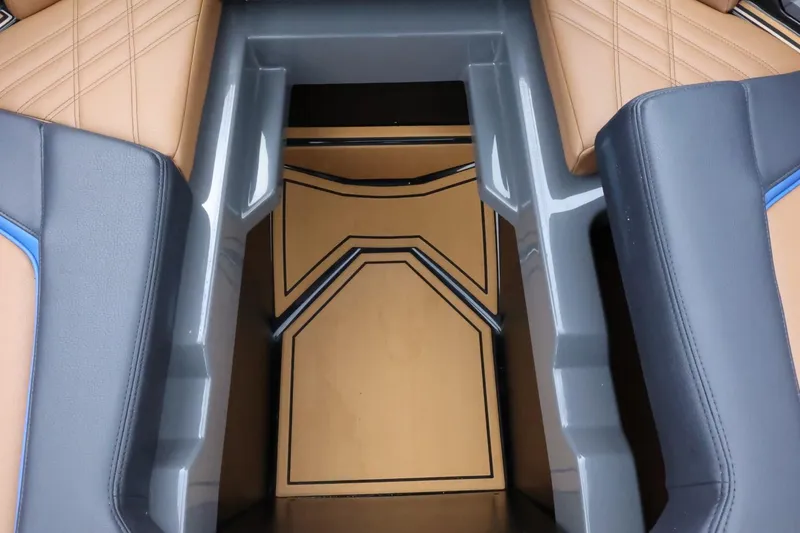 Slide: The Image of 2025 Tigé Ultré 25ZX interior with modern design and premium upholstery. - 22