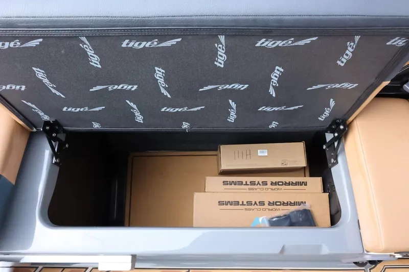 Slide: The Image of Tigé Ultré 25ZX 2025 - 54