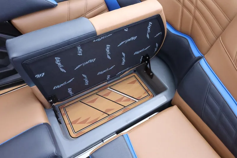 Slide: The Image of Tigé Ultré 25ZX 2025 - 58