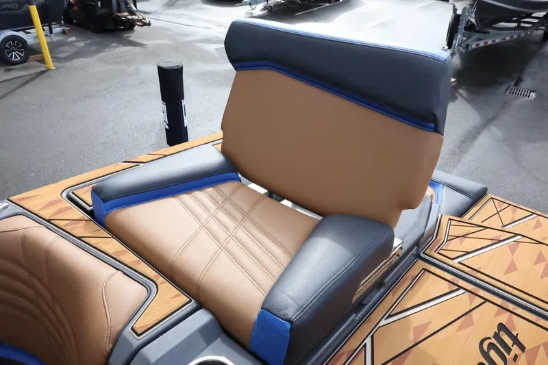 Slide: The Image of Tigé Ultré 25ZX 2025 - 63