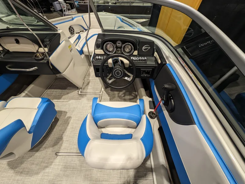 Slide: The Image of Crownline Boats 210SS 2024 - 10
