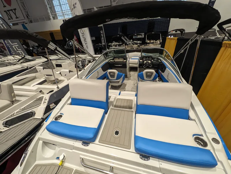 Slide: The Image of Crownline Boats 210SS 2024 - 12