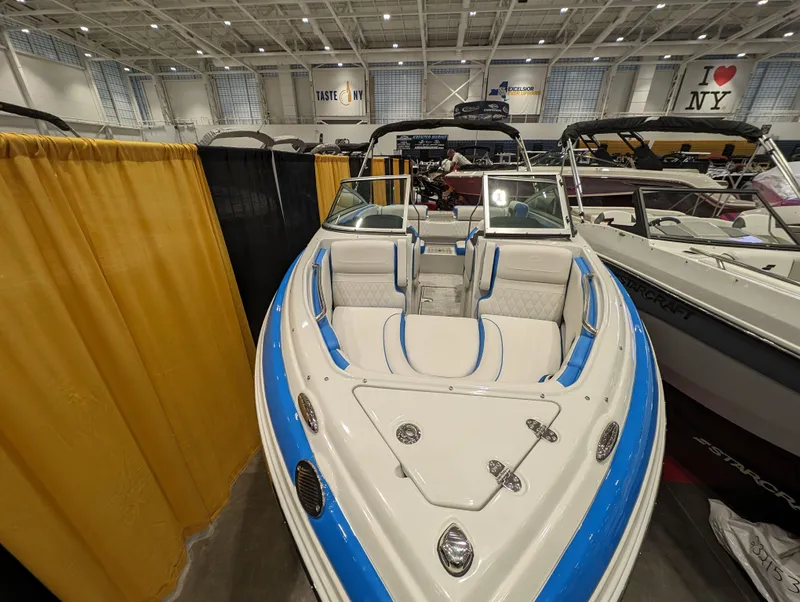 Slide: The Image of Crownline Boats 210SS 2024 - 5