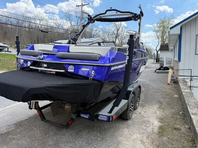 Slide: The Image of Malibu Wakesetter 22 LSV 2021 - 6