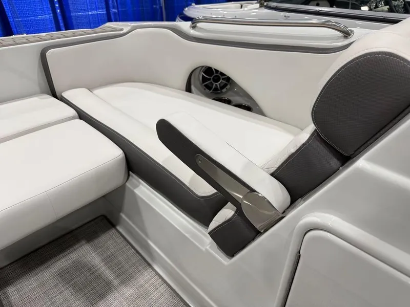 Slide: The Image of Crownline Boats E210 XS 2024 - 10