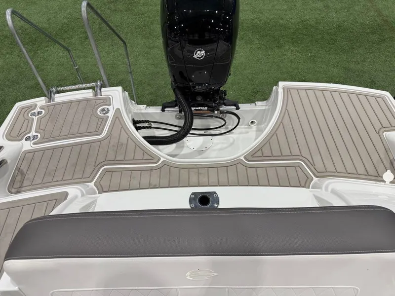 Slide: The Image of Crownline Boats E210 XS 2024 - 11