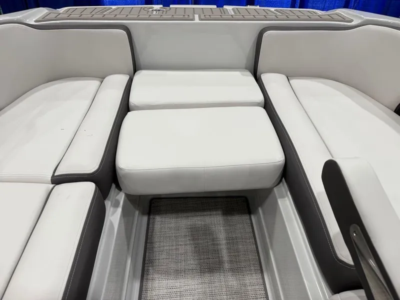 Slide: The Image of Crownline Boats E210 XS 2024 - 3