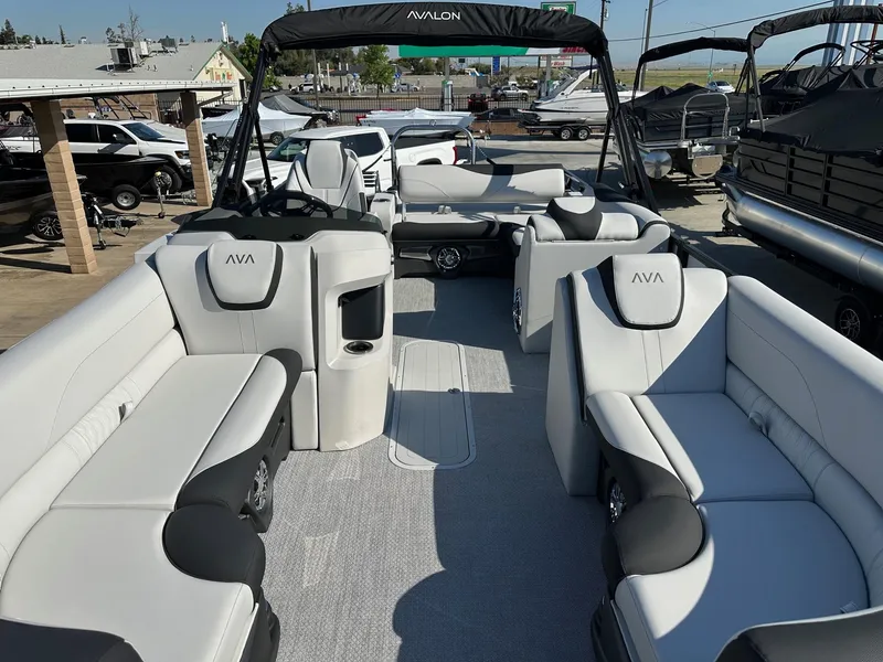 Slide: The Image of Avalon 23' LSZ Platinum Versatile Rear Bench w/ 200HP! 2025 - 4