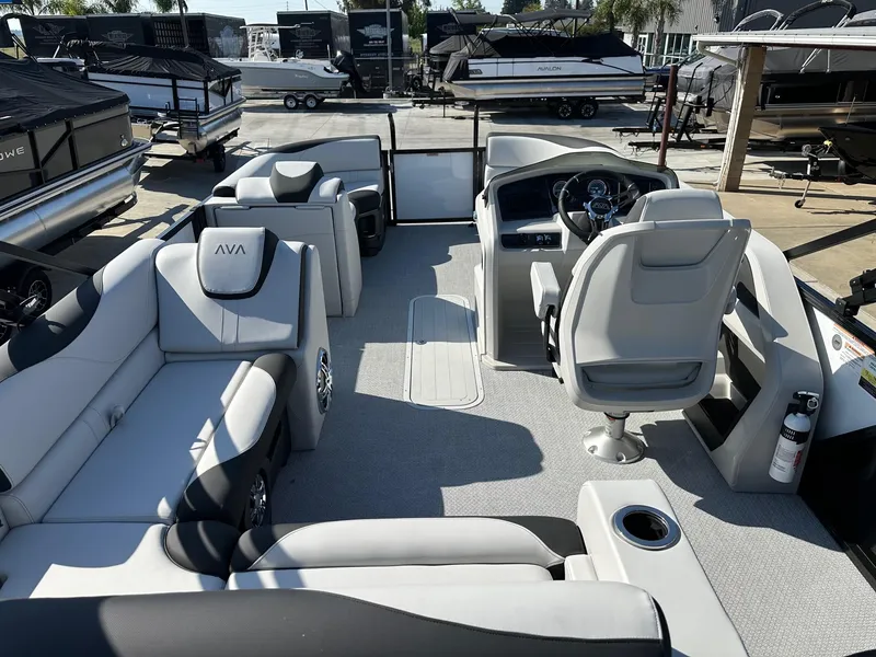Slide: The Image of Avalon 23' LSZ Platinum Versatile Rear Bench w/ 200HP! 2025 - 7