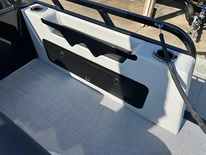 Slide: The Image of Avalon 23' LSZ Platinum Versatile Rear Bench w/ 200HP! 2025 - 8