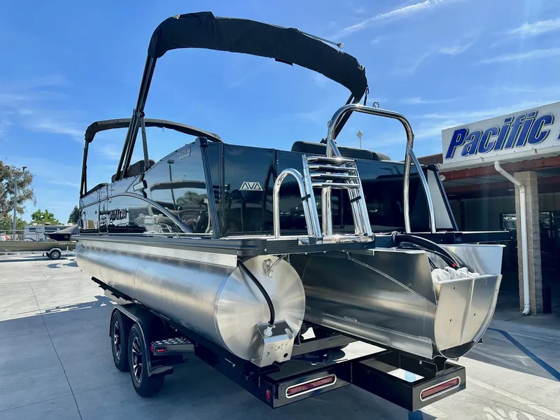 Slide: The Image of Avalon 25' Catalina Platinum Elite w/ 225HP Mercury! 2025 - 10