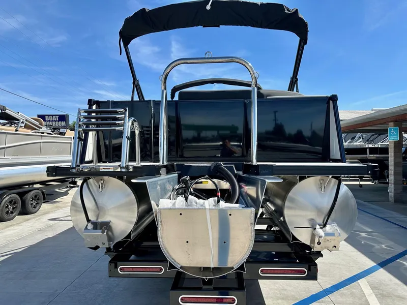 Slide: The Image of Avalon 25' Catalina Platinum Elite w/ 225HP Mercury! 2025 - 3