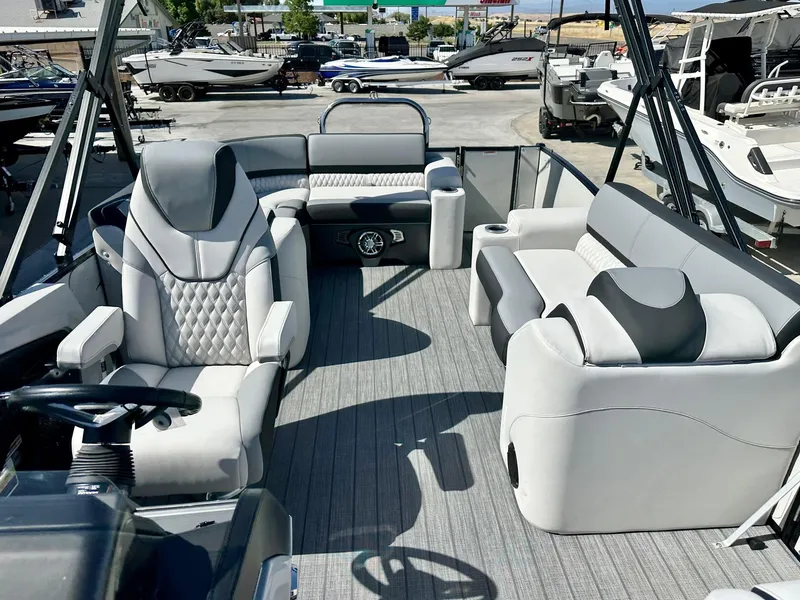 Slide: The Image of Avalon 25' Catalina Platinum Elite w/ 225HP Mercury! 2025 - 4