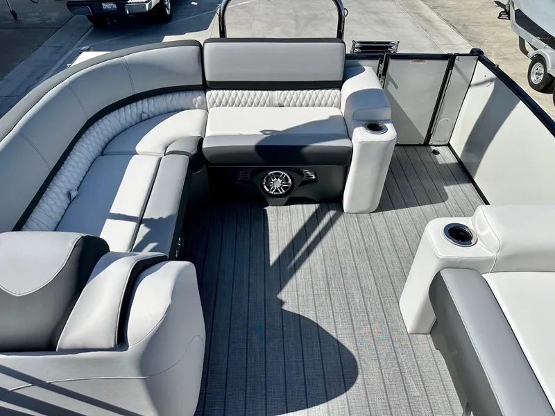 Slide: The Image of Avalon 25' Catalina Platinum Elite w/ 225HP Mercury! 2025 - 5