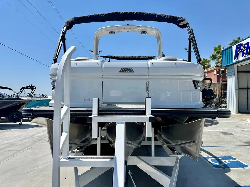 Slide: The Image of Avalon 25' Carbon Series Excalibur Elite Windshield w/ 400HP V10! 2025 - 3