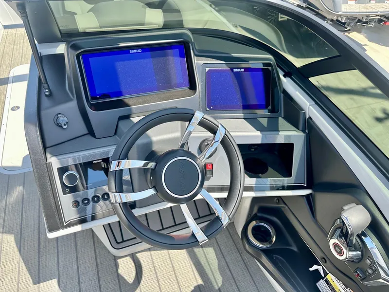 Slide: The Image of Avalon 25' Carbon Series Excalibur Elite Windshield w/ 400HP V10! 2025 - 8