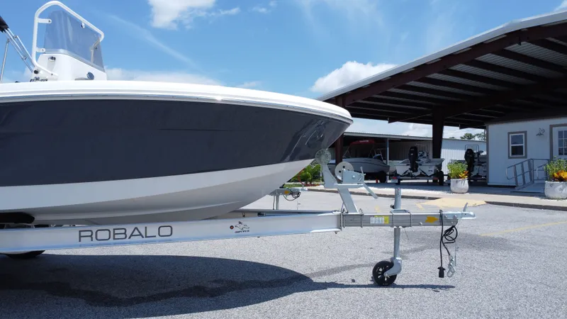 Slide: The Image of Robalo R160 Center Console 2025 - 5