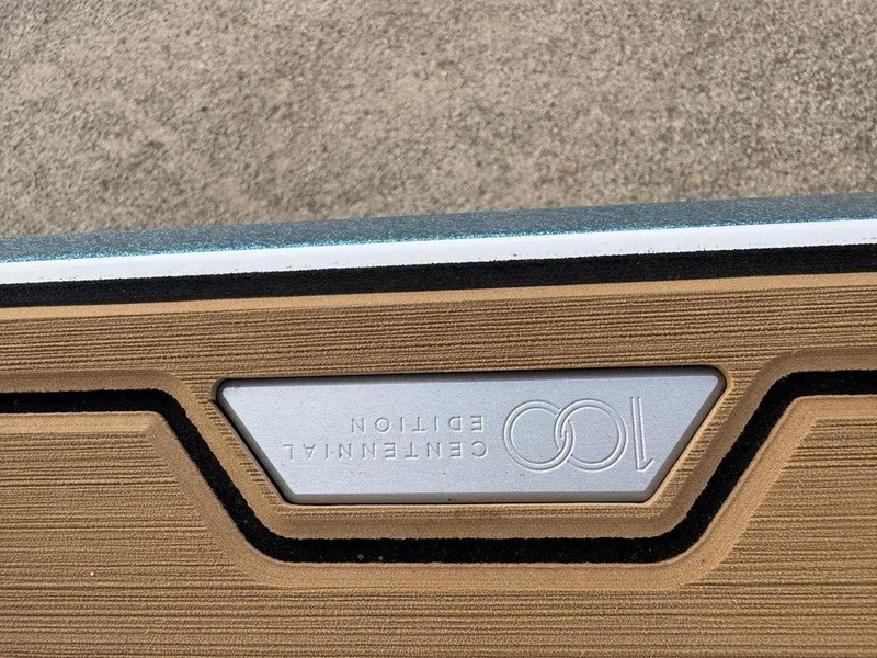 Slide: The Image of Nautique Super Air Nautique S23 2025 - 18