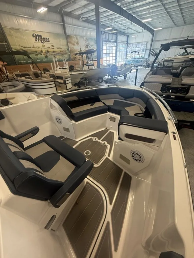 Slide: The Image of Monterey Elite 27 OB 2025 - 10