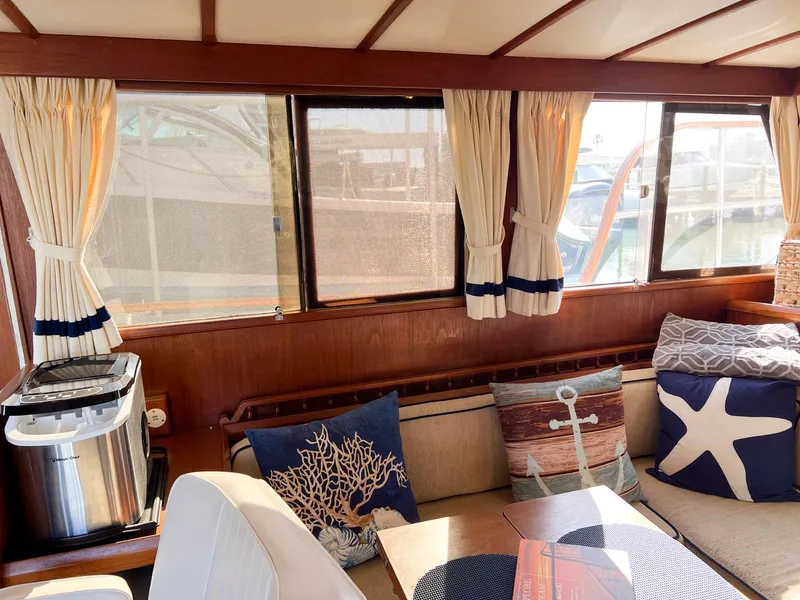 Slide: The Image of Lindmark 39 Trawler 1983 - 54